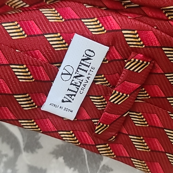 Valentino Tie - Picture 2 of 4